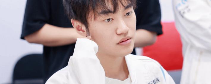 LOL官方點(diǎn)名knight，将他所有榮(róng)譽(yù)羅(luó)列出來(lái)，离大满贯还差一個(gè)S冠