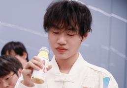 解說(shuō)米(mǐ)勒說(shuō)出LPL睏(kùn)境，中單(dān)選(xuǎn)手出现严重断档，新生代实力都很菜