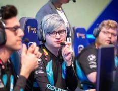 前LOL人氣(qì)选手下(xià)海，变身(shēn)福利姬收费明码标价，开发全新致富路？