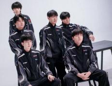 【一競(jìng)技1JingJi】LOL：LPL首支至臻全華(huá)班诞生 AL新教練(liàn)打(dǎ)脸Tabe