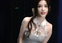 Rita回应获得最佳(jiā)解说！朱开向Doinb开火：不敢C，玩什麽(me)中單(dān)