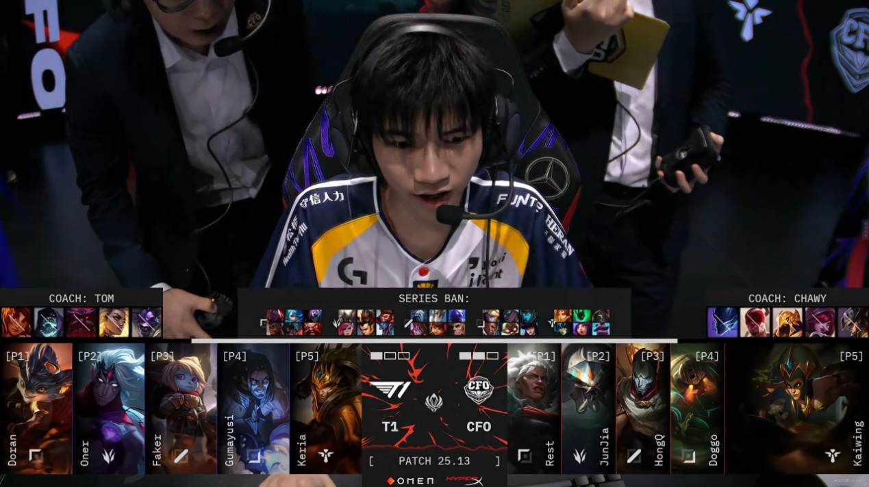 Faker绝境爆(bào)发，T1开启愤怒形態(tài)！CFO逆转打团灭，比赛拖入决胜局