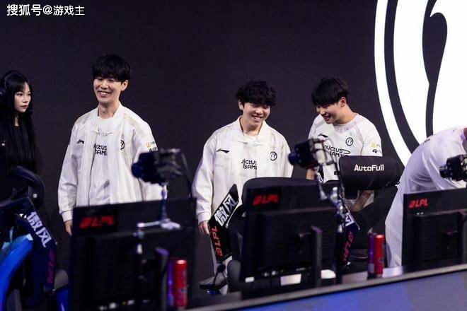 韓(hán)网票選(xuǎn)S15战队毒奶榜(bǎng)火了(le)，IG键盘冒奶，碾压TES成LPL第一