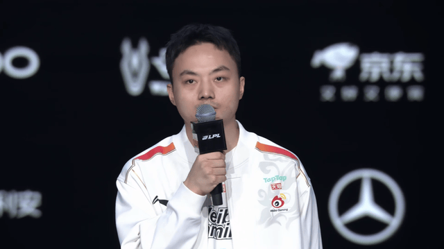 LOL世界亚军暗示退(tuì)役，賽(sài)后採(cǎi)访粉丝炸锅，刚赢比賽(sài)搞队友心态？