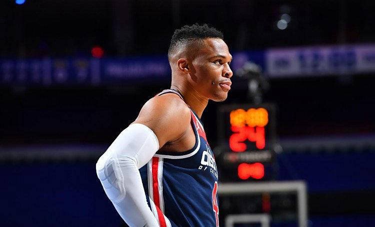 21世纪场均(jūn)得分超300分的MVP,排名前五(wǔ)位球员是谁?