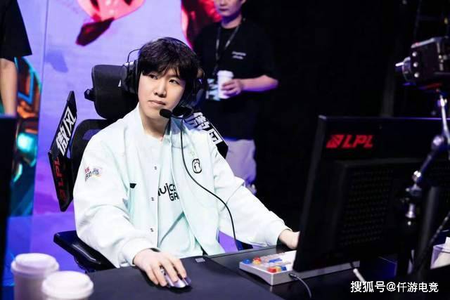 LOL:TheShy透(tòu)露(lù)退役时间,想(xiǎng)跟Rookie打到退役