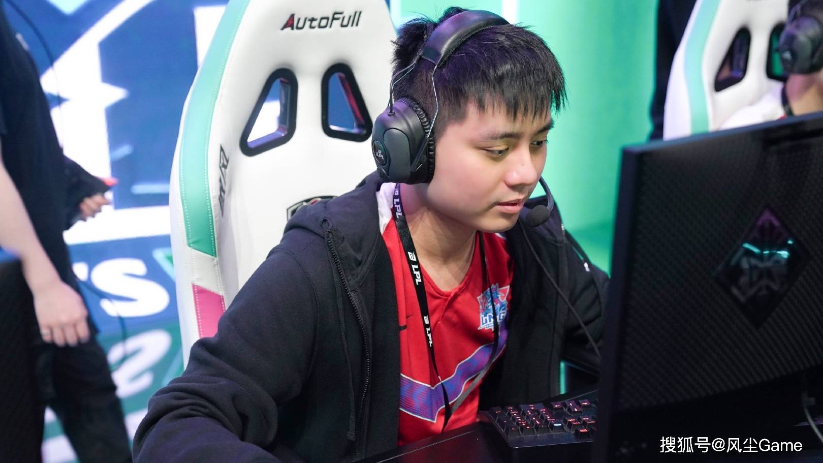 LOL全华班(bān)晋级世(shì)界(jiè)赛!Karsa泪洒赛场,FoFo:我真的有罪?