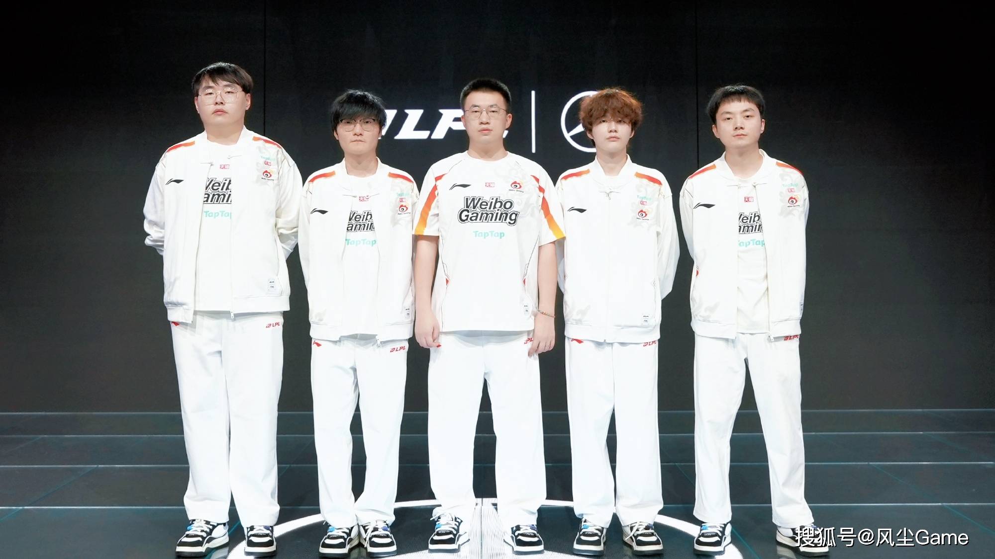 LPL全华班被(bèi)打成人机!Light刷新恥(chǐ)辱(rǔ)紀(jì)录,单场对位落(luò)後(hòu)8766