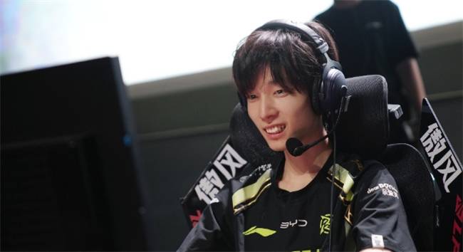 【一競(jìng)技(jì)1JingJi】LOL:LPL世界赛陪(péi)练陣(zhèn)容曝光!