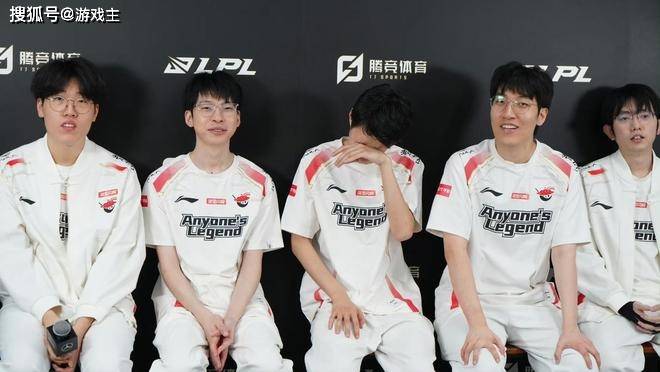 英(yīng)雄(xióng)联盟(méng)S15世界(jiè)賽(sài)晋级分析,十二(èr)支(zhī)确定(dìng)名额,只有LPL打冒泡賽(sài)