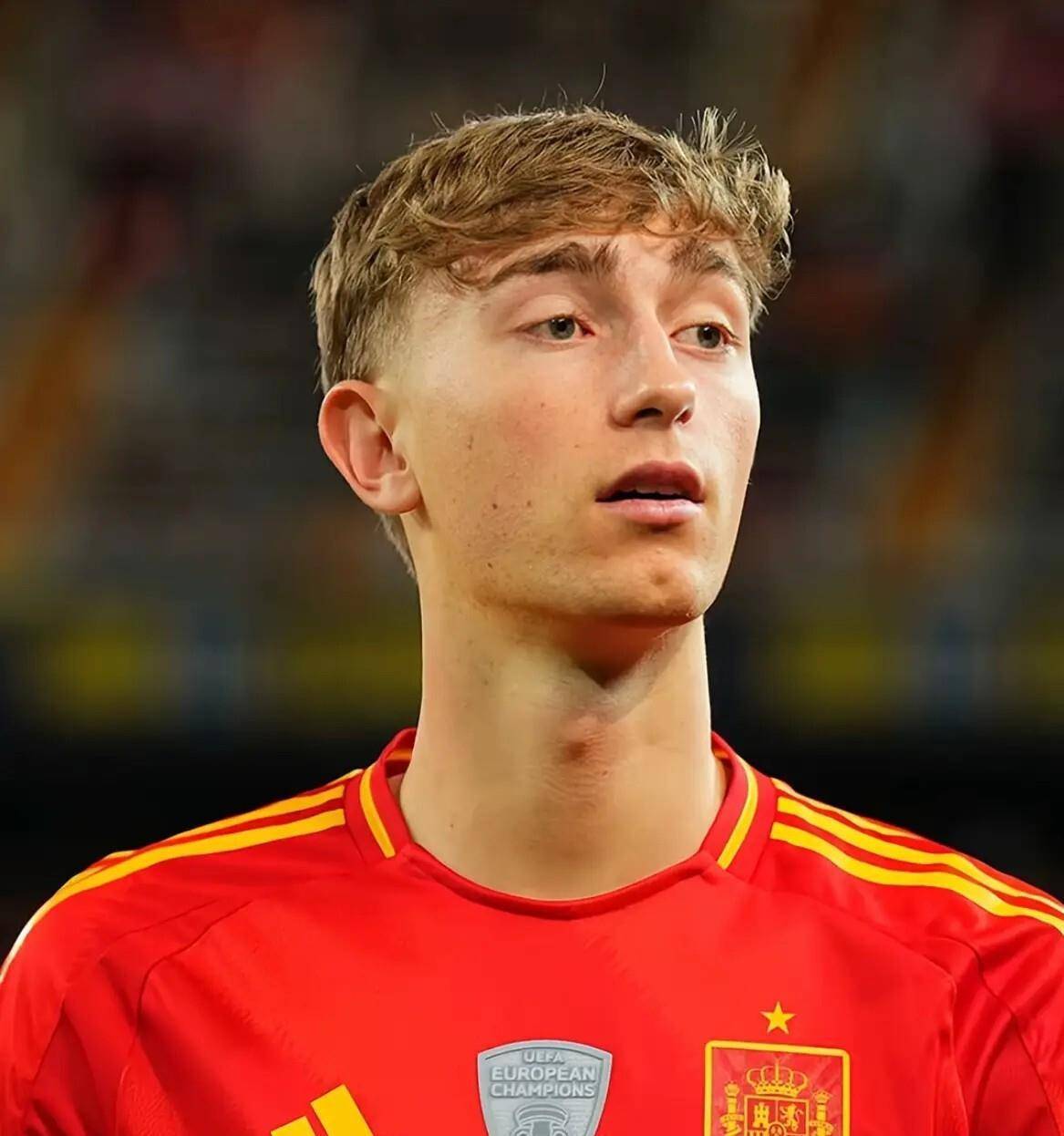 西(xī)班牙最(zuì)新(xīn)26人阵容!羅(luó)德里、卡瓦哈(hā)尔歸(guī)来!最(zuì)强战队!