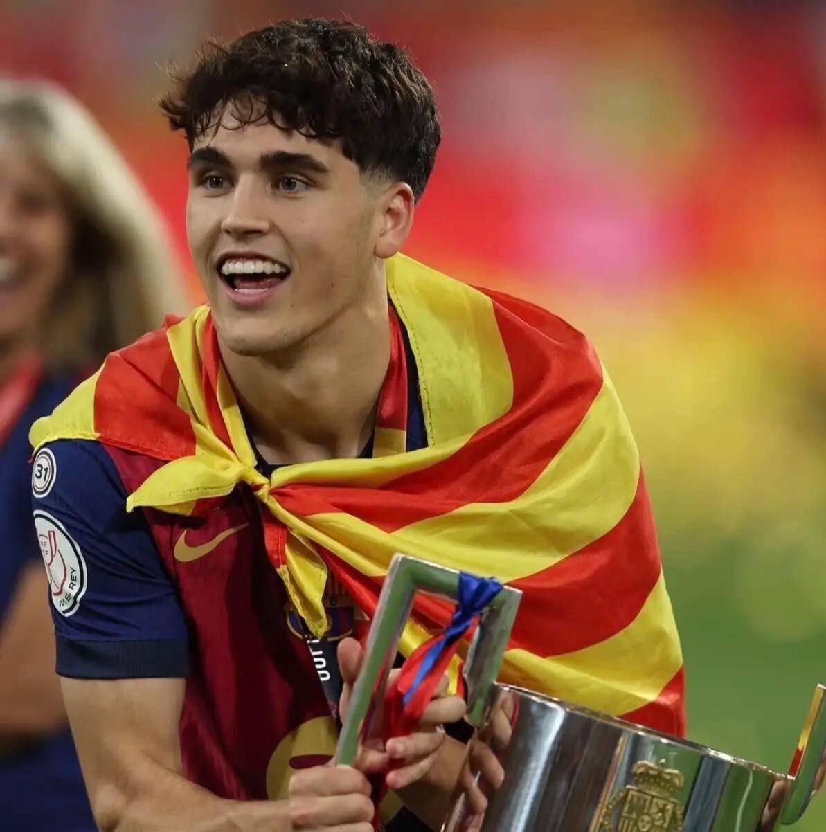 西(xī)班牙最(zuì)新(xīn)26人阵容!羅(luó)德里、卡瓦哈(hā)尔歸(guī)来!最(zuì)强战队!