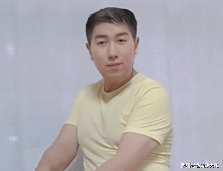 炫神因骂theshy被处罚，如今认怂，公(gōng)開(kāi)道歉希望拿回二(èr)路解说权