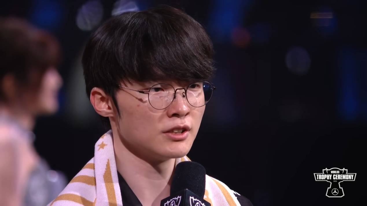 LOL迎(yíng)来重大爆料！拳頭(tóu)官(guān)方透露，LCK明(míng)年的比赛，教练或参与指挥