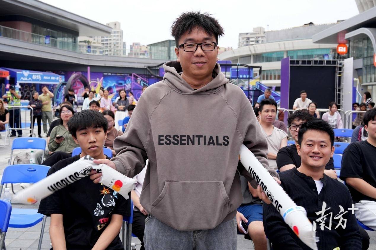 大湾区电竞迷(mí)再聚万江(jiāng)，LOL峡谷传奇观赛派对落幕