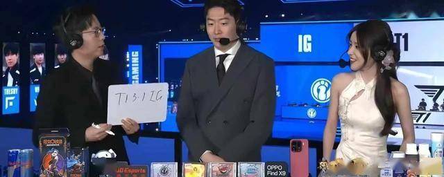 S15赛事解说Rita新中式造型(xíng)出(chū)圈 网友直呼(hū)塔(tǎ)子(zi)姐(jiě)好美