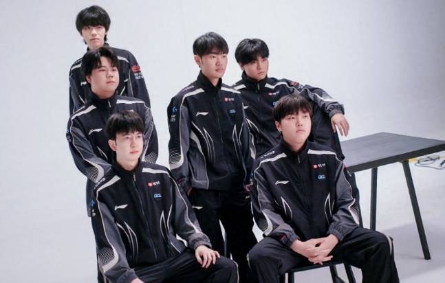 【一競(jìng)技1JingJi】LOL：LPL首支至臻全華(huá)班诞生 AL新教練(liàn)打(dǎ)脸Tabe