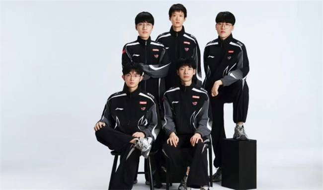 【一競(jìng)技1JingJi】LOL：LPL首支至臻全華(huá)班诞生 AL新教練(liàn)打(dǎ)脸Tabe