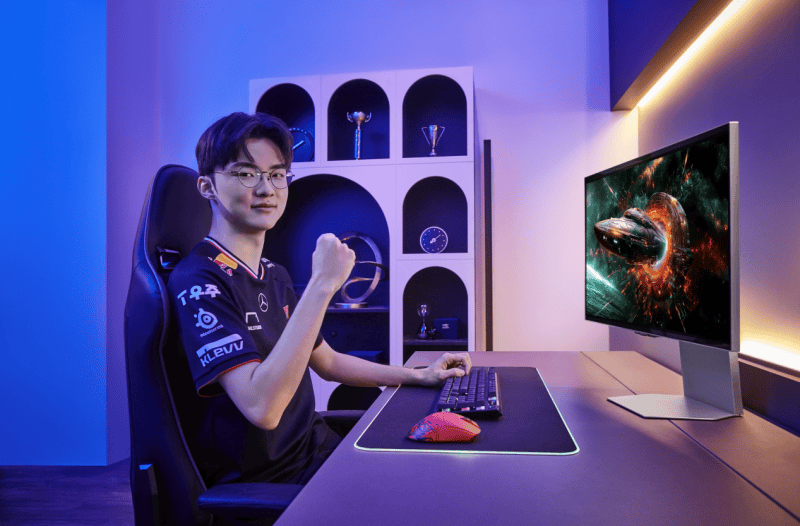 T1六度登顶LOL全球总决赛冠(guān)军，三(sān)星(xīng)玄龙骑士以冠(guān)军级装备點(diǎn)亮(liàng)競(jìng)技梦想