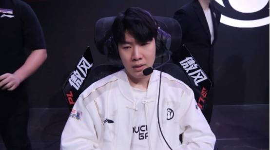 LOL：LPL新(xīn)赛季热度暴跌 单场最高观赛次(cì)数不足百万！